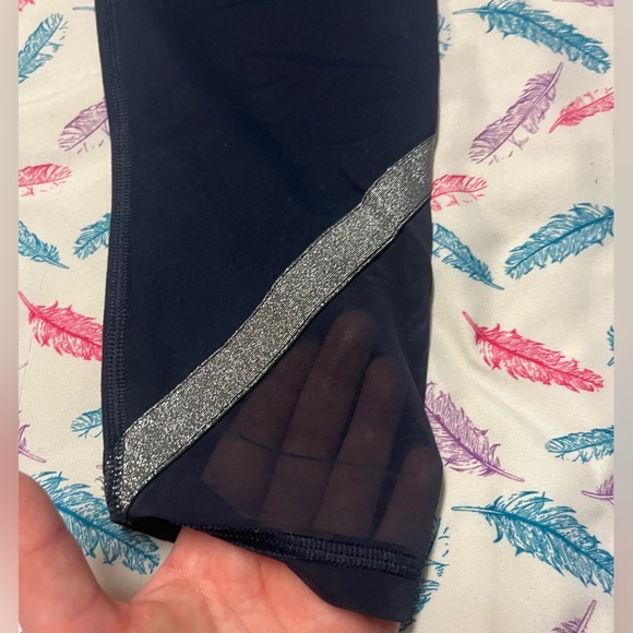 🌸VS Leggings with Silver Accents - Picture 3 of 7